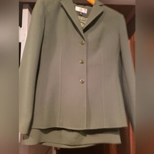 Le Suit olive green Women's Jacket and skirt suit sz 6P